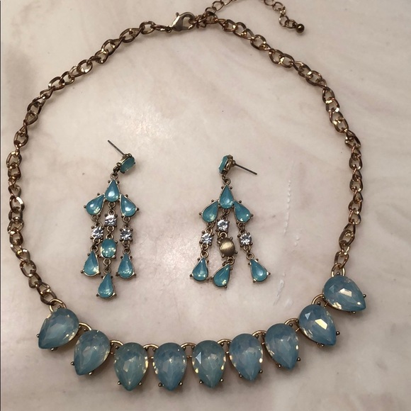 Jewelry - 🧚🏻‍♂️Necklace and earrings set🧚🏻‍♂️